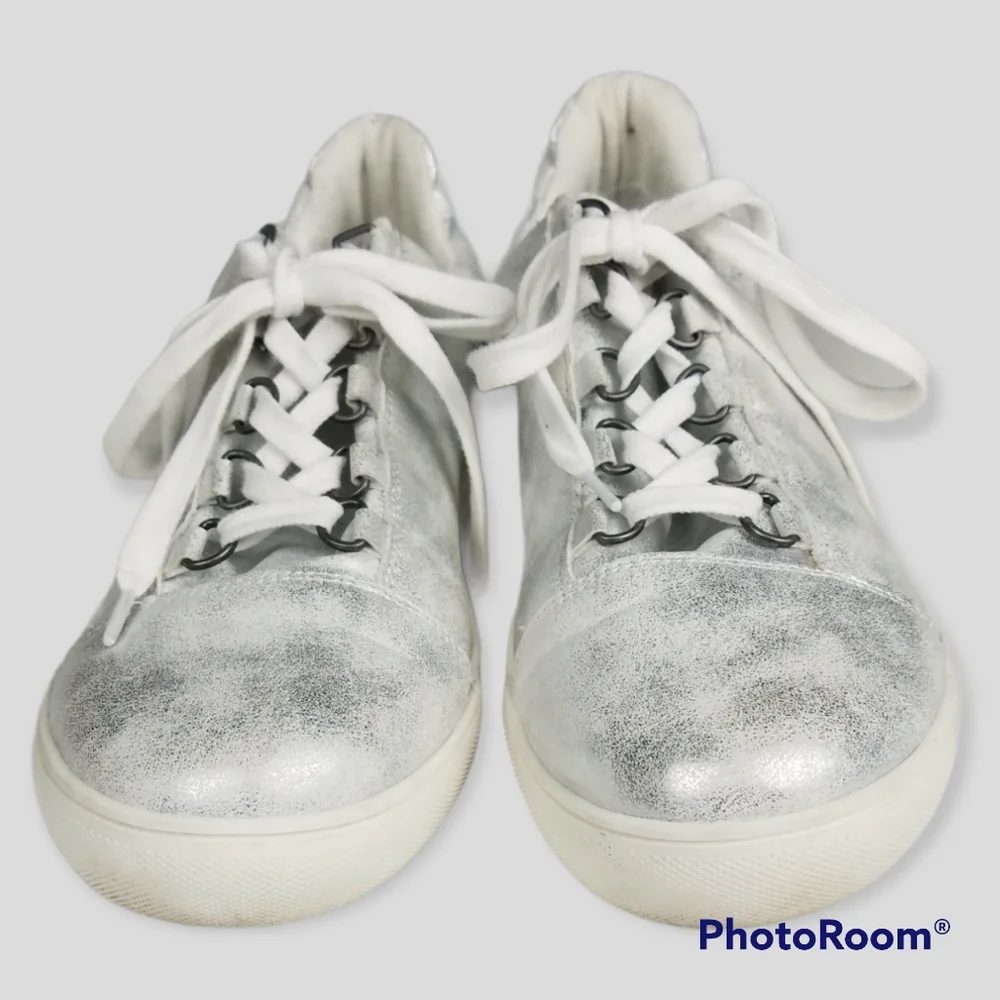 Coconuts by Matisse Casual Silver Sneakers Size 8